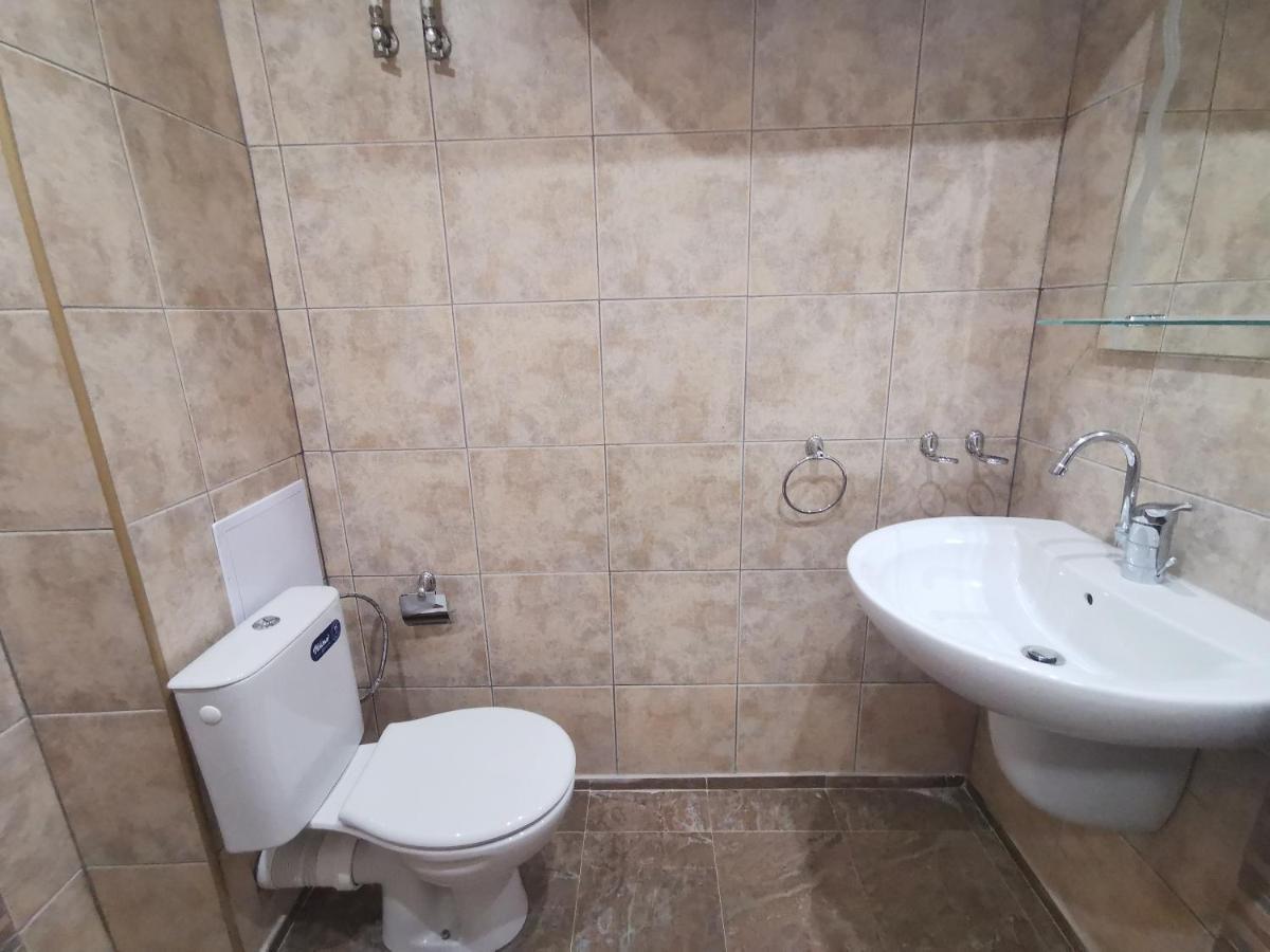 КЪМПИНГ ГРАДИНА - АПАРТАМЕНТ с ДВЕ СПАЛНИ в К-С ЧЕРНОМОРСКА ЗВЕЗДА Apartment Черноморец Екстериор снимка
