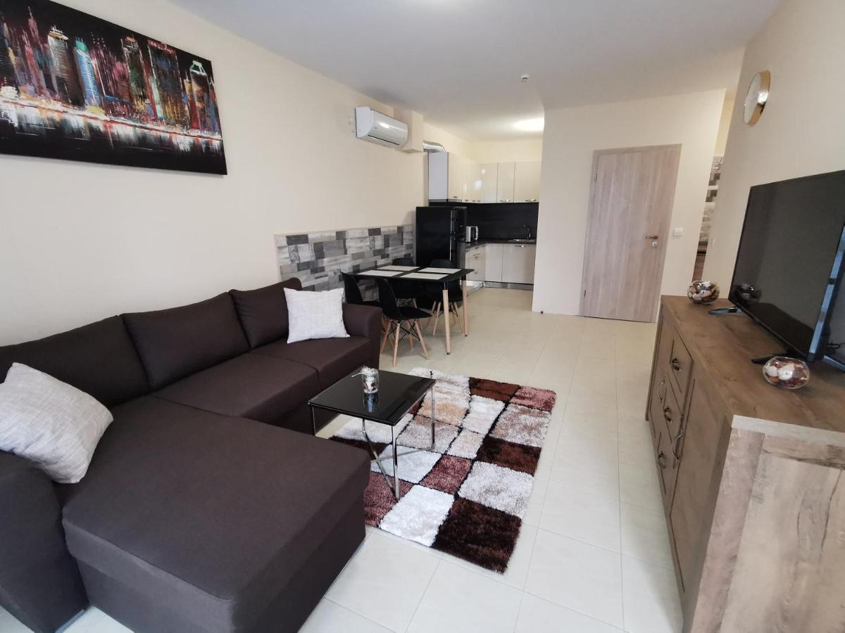 КЪМПИНГ ГРАДИНА - АПАРТАМЕНТ с ДВЕ СПАЛНИ в К-С ЧЕРНОМОРСКА ЗВЕЗДА Apartment Черноморец Екстериор снимка