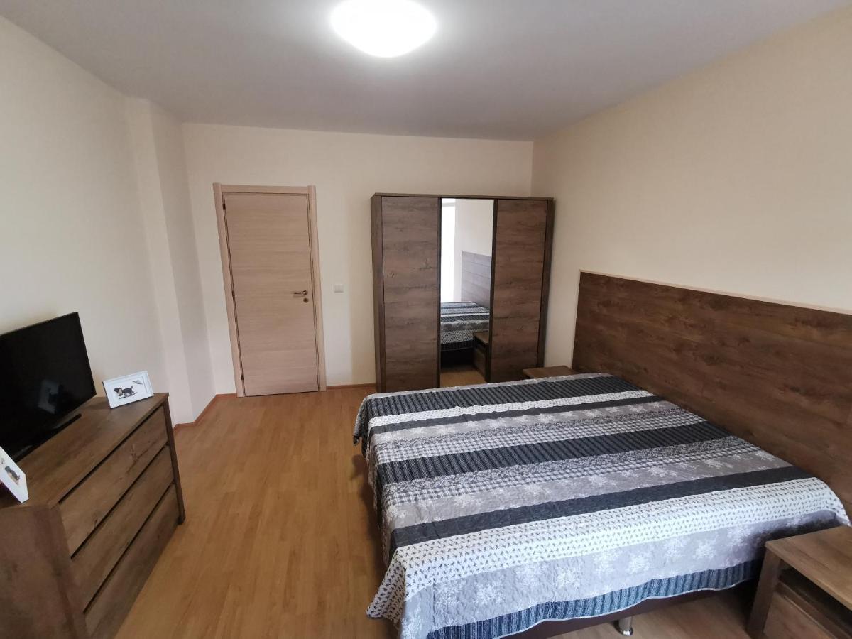 КЪМПИНГ ГРАДИНА - АПАРТАМЕНТ с ДВЕ СПАЛНИ в К-С ЧЕРНОМОРСКА ЗВЕЗДА Apartment Черноморец Екстериор снимка
